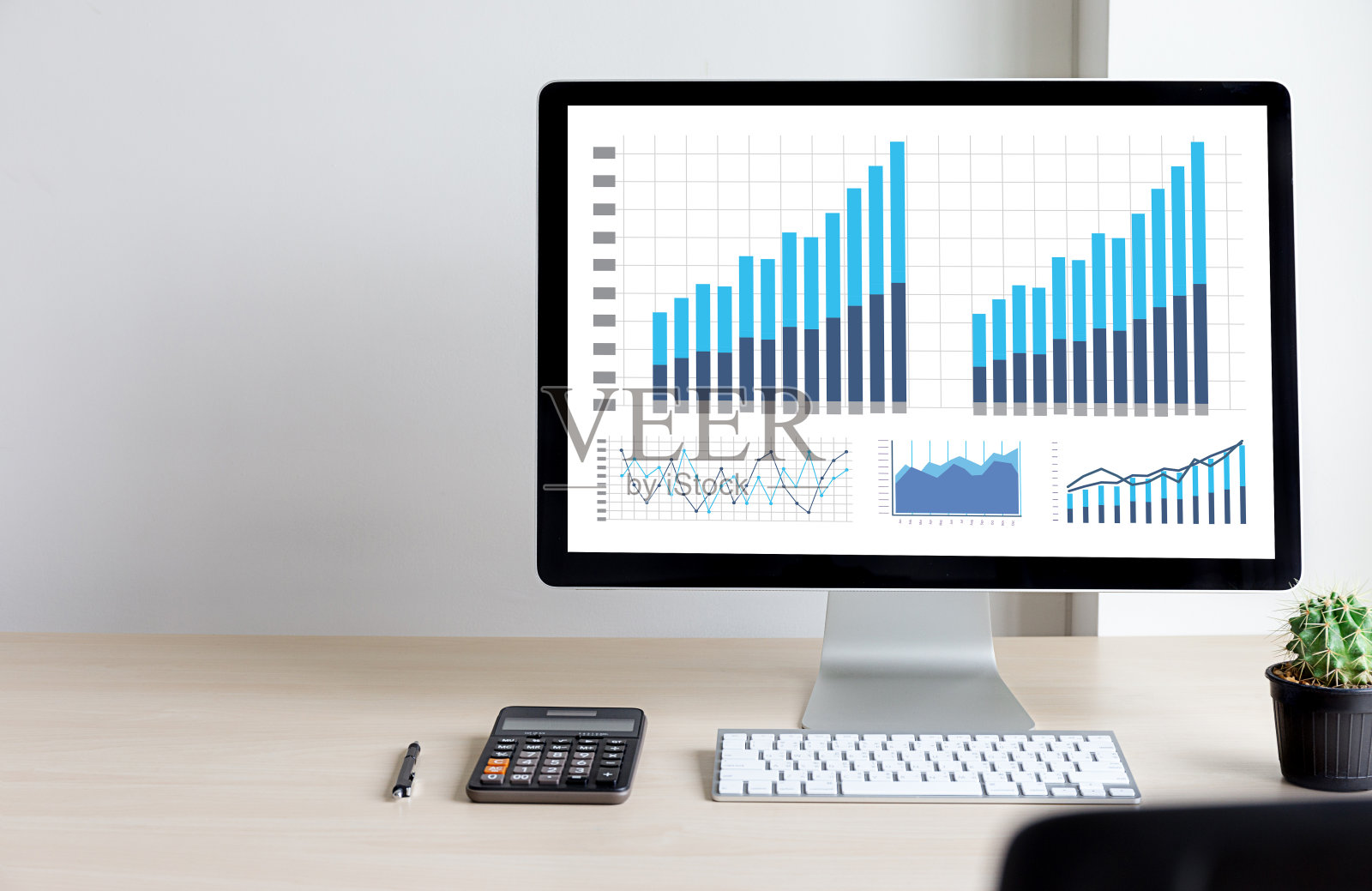 统计分析业务数据图增长增加营销概念,数字平板电脑和图形金融与社交网络图照片摄影